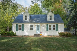 1987 County Road F E, Saint Paul, MN 55110