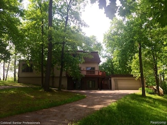 3515 Lahring Rd, Linden, MI 48451