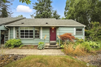 306 Washington 4, Cathlamet, WA 98612