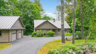 211 Lovejoy Pond Rd, Wayne, ME 04284