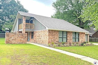 403 Edgewood Ln, Wake Village, TX 75501