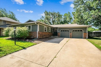 8515 E Lockmoor Cir, Wichita, KS 67207