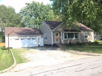 205 N Jefferson St, Flora, IN 46929