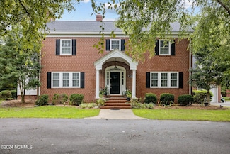 816 River Rd, Washington, NC 27889