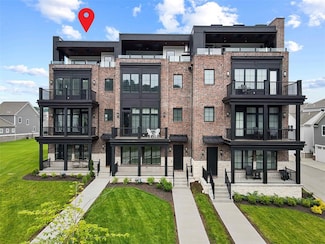 54 1st St, Oakmont, PA 15139