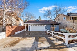14334 Alderwood Rd, Lake Hughes, CA 93532