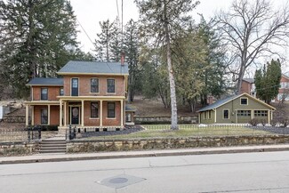 418 Franklin St, Galena, IL 61036