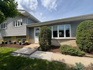 620 Lamorak Dr, Schaumburg, IL 60193
