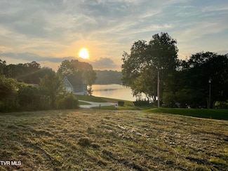 1095 Reynolds Rd, Piney Flats, TN 37686