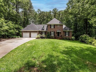104 Deer Park Ln, Cary, NC 27518