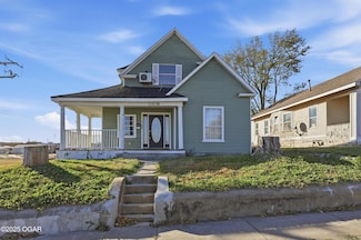 512 S Cox Ave, Joplin, MO 64801