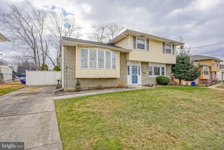 109 Manor Ct, Runnemede, NJ 08078
