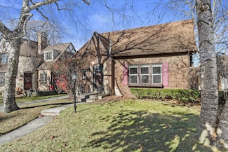 1518 Torrison Dr, Manitowoc, WI 54220