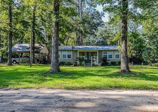 108 Tubbs Ln, Freeport, FL 32439