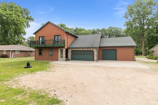 6764 Lee Harbor Ln, Oshkosh, WI 54902
