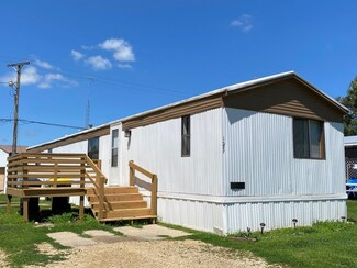 123 N 20th Ave, Monroe, WI 53566