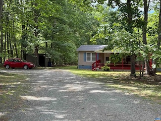579 Glenmore Rd, Scottsville, VA 24562