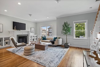 125 Ash St Unit 1, Waltham, MA 02453
