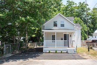 9 Meadow St, Warren, RI 02885