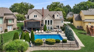 732 NW High Point Dr, Lees Summit, MO 64081