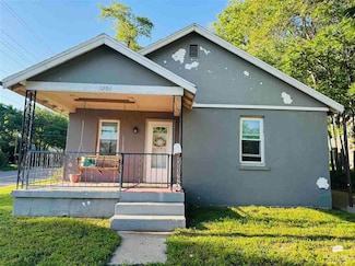 1203 Grant Ave, Clay Center, KS 67432