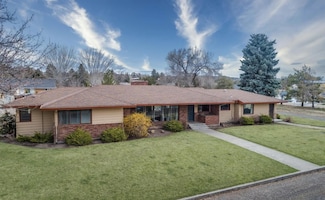 640 NE B St, Madras, OR 97741