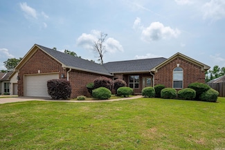 5801 Base Meadows Dr, Jacksonville, AR 72076