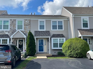 716 Heather Ln, Upper Chichester, PA 19014