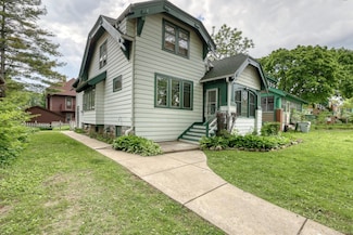 1551 N 50th St, Milwaukee, WI 53208