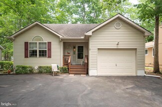 19 Royal Oaks Dr, Berlin, MD 21811