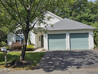63 Skyline Dr, Lakewood, NJ 08701