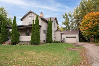 506 W New York Ave, Oshkosh, WI 54901