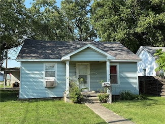 617 W Washington St, Paris, IL 61944