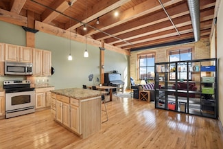 289 5th St E Unit 403, Saint Paul, MN 55101