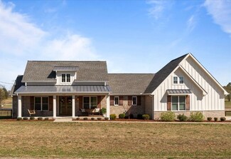 1112 High Lake Dr, Dickson, TN 37055