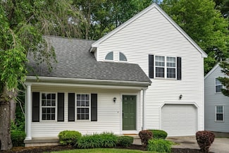 52 Meadowood Rd, North Andover, MA 01845