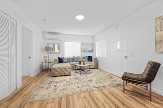 831 S 38th St, San Diego, CA 92113