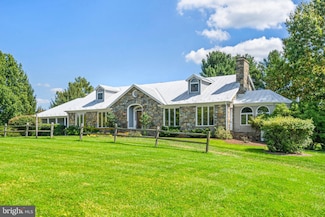 8313 Stable Gate Rd, Warrenton, VA 20186