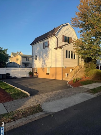 23 Lasalle Ave, Hasbrouck Heights, NJ 07604
