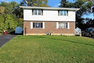 44 College View Dr, Albany, NY 12211