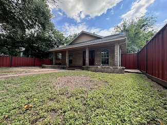 4722 Woodside St, Houston, TX 77023