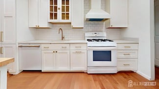 496 Calvert Rd, North Brunswick, NJ 08902