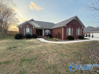 738 Wess Taylor Rd, Huntsville, AL 35811