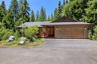 27040 Summerhill Dr, Pinecrest, CA 95364