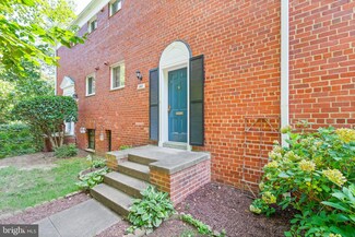 1907 N Quaker Ln, Alexandria, VA 22302