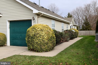 28 Palmer Square Unit 26B, Beverly, NJ 08010