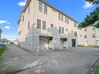 411 W Taylor Ave, Wildwood, NJ 08260