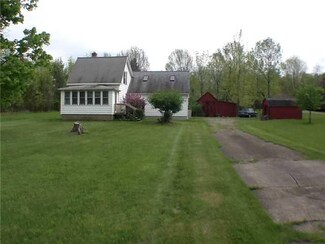 1473 Sturgeon Point Rd, Derby, NY 14047