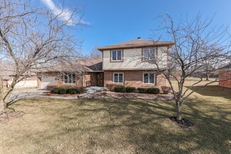2085 Lake Run Dr, Greenwood, IN 46143