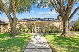 12007 Wedgehill Ln, Houston, TX 77077